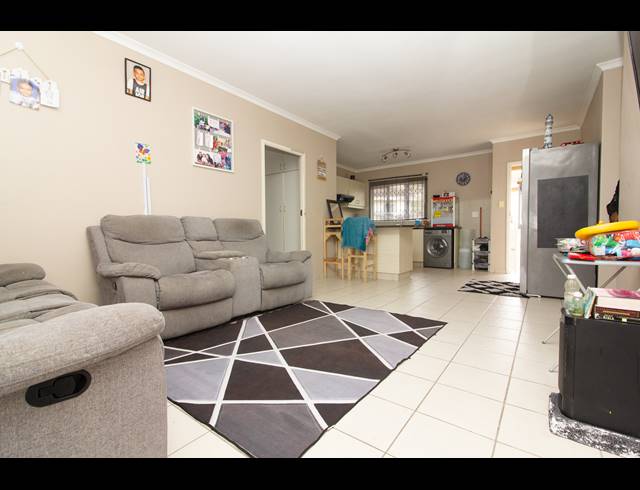 3 BEDROOM SIMPLEX FOR SALE IN MALVERN